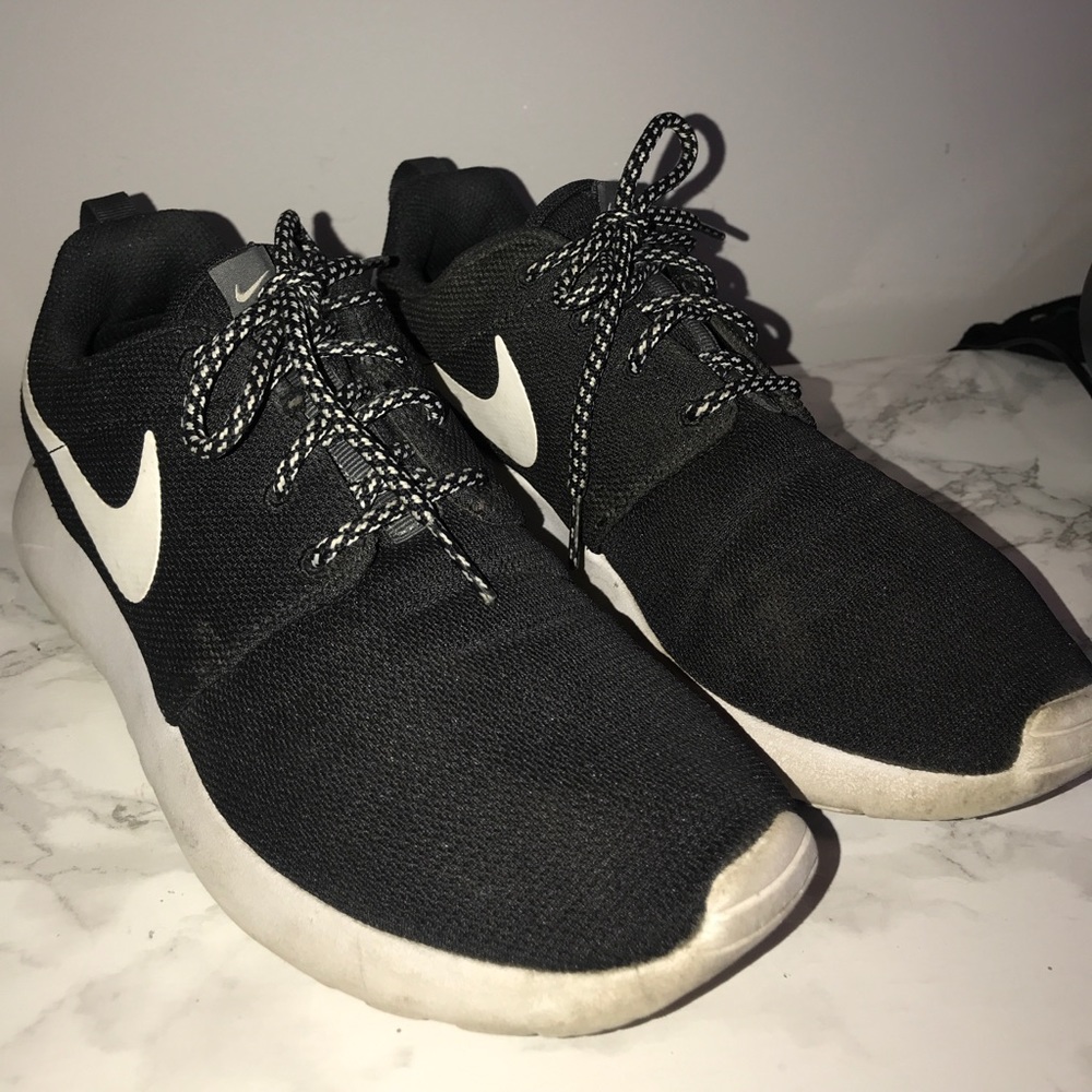 🔥NIKE roshe black🔥
